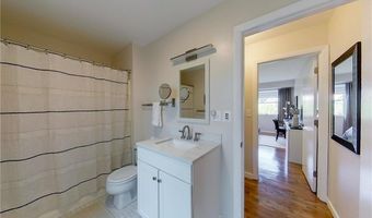 364 Bellevue Ave 5A, Newport, RI 02840
