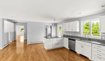 9 Hounds Way, Bath, ME 04530