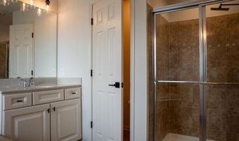 42243 CANARY GRASS Sq, Aldie, VA 20105