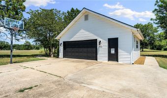 4301 SW 2nd St, Bentonville, AR 72712