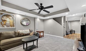 800 Whispering Village Cir, Ballwin, MO 63021