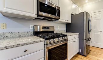 953 HARRISON Cir, Alexandria, VA 22304