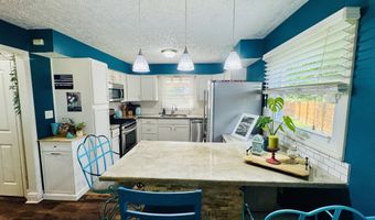 8422 Kankakee Ct, Indianapolis, IN 46217