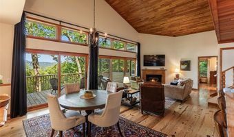 471 Rivard Rd, Glenville, NC 28736
