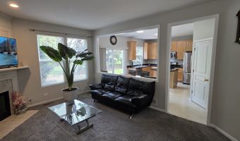 14 Parkside Ct 14, Algonquin, IL 60102