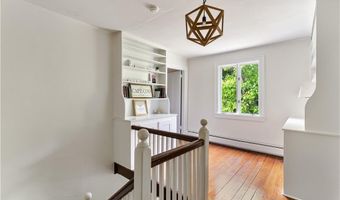 50 Clipper Way, Bristol, RI 02809