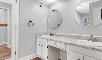 2420 E Alberson Dr, Albany, GA 31721
