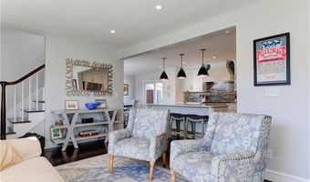 18 Sylvan Ter, Newport, RI 02840