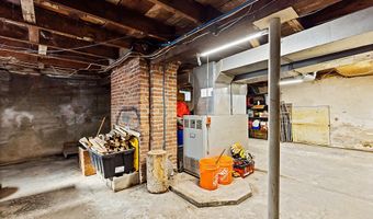 157 Riverside Dr, Augusta, ME 04330