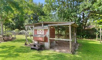 210 Henley Pl, Bay St. Louis, MS 39520