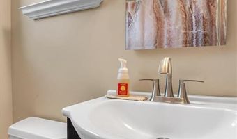 8216 Mackenzie Rd, Affton, MO 63123