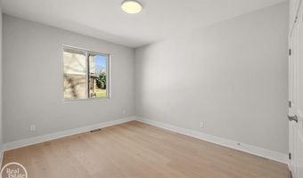 880 Hemlock Dr, Addison, MI 48370