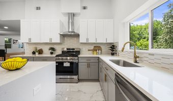 2155 Venetian, Atlanta, GA 30311