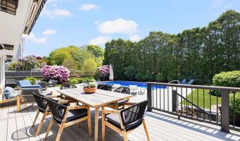 5 Maloney Ln, Middletown, RI 02842