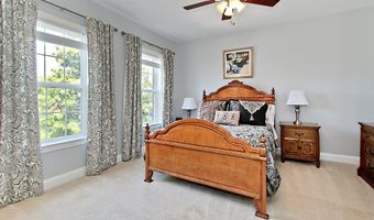 21264 FAIRHUNT Dr, Ashburn, VA 20148
