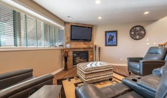 1408 Riverwood Dr, Bismarck, ND 58504