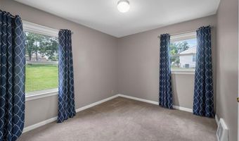 243 Dennison Dr, Ballwin, MO 63021