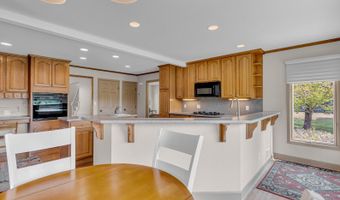 1780 Williamsburg Dr, Adrian, MI 49221