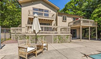 11 Noto Dr, North Providence, RI 02904