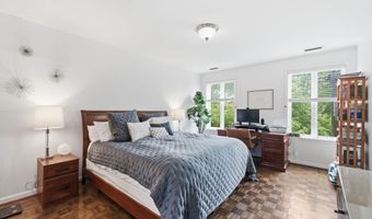 601 WILKES St 301, Alexandria, VA 22314