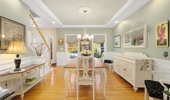 10 Honey Lou Ct, Cranston, RI 02921