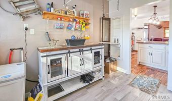 210 E Salmon Ave, Arco, ID 83213