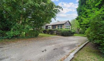 26 Thomas St, Charlestown, RI 02813