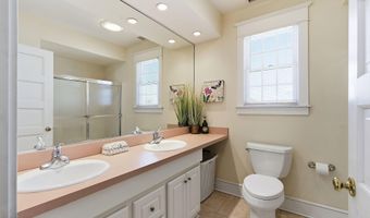 23 5th St, Beach Haven, NJ 08008