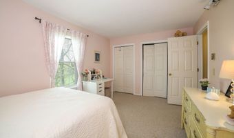 53 Brushy Plain Rd APT 5A, Branford, CT 06405