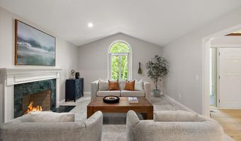 3427 E Dobson Pl, Ann Arbor, MI 48105