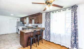 8 Andover Rd, Beverly, MA 01915