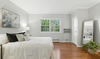 3504 MARTHA CUSTIS Dr 315, Alexandria, VA 22302