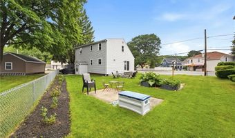 21 Portland St, Lincoln, RI 02838