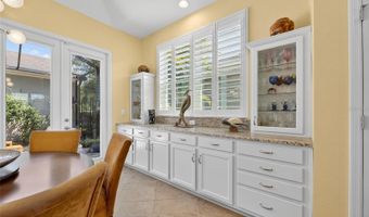6903 CRESTPOINT Dr, Apollo Beach, FL 33572