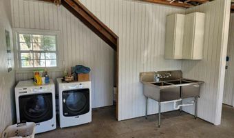 148 20th Ave, Apalachicola, FL 32320