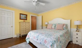 39 Highland Ave, Narragansett, RI 02882