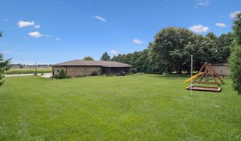 2151 332nd Ave, Dyersville, IA 52040