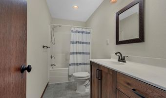 105 Estate Dr, Avon, MN 56310
