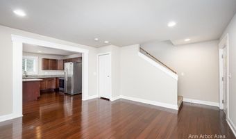 2 Maple Village Ct, Ann Arbor, MI 48103