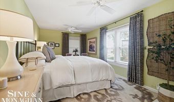 206 Edgewater Dr, Algonac, MI 48001