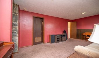 2211 Penny Ln, Austintown, OH 44515