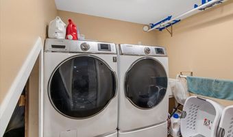 50 Towne St, Amityville, NY 11701