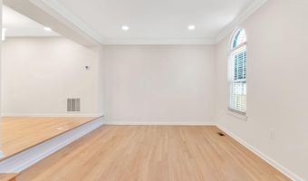 6630 MEDINAH Ln, Alexandria, VA 22312