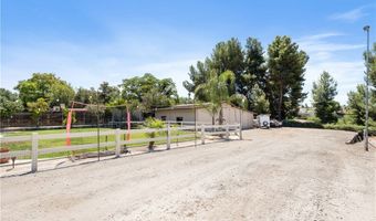 33127 Camelot Dr, Yucaipa, CA 92399