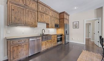 8424 Preston Trl, Bentonville, AR 72712