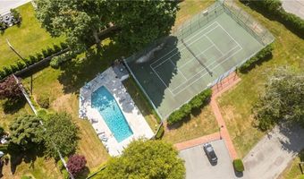 364 Bellevue Ave 5A, Newport, RI 02840
