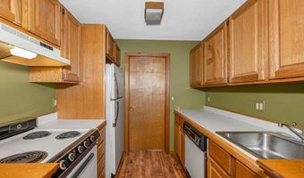 8 Horseshoe Dr, Acton, MA 01720
