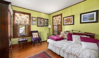 99 Roseneath Ave, Newport, RI 02840