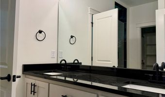 2 Fryer Ln, Bella Vista, AR 72715