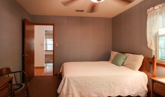 407 Lakeshore Dr, Bainbridge, GA 39819